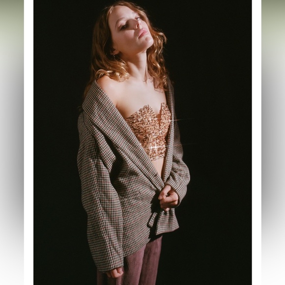 NWT Urban Outfitters Gold Sequin Sleeveless Crop Top - Picture 3 of 16